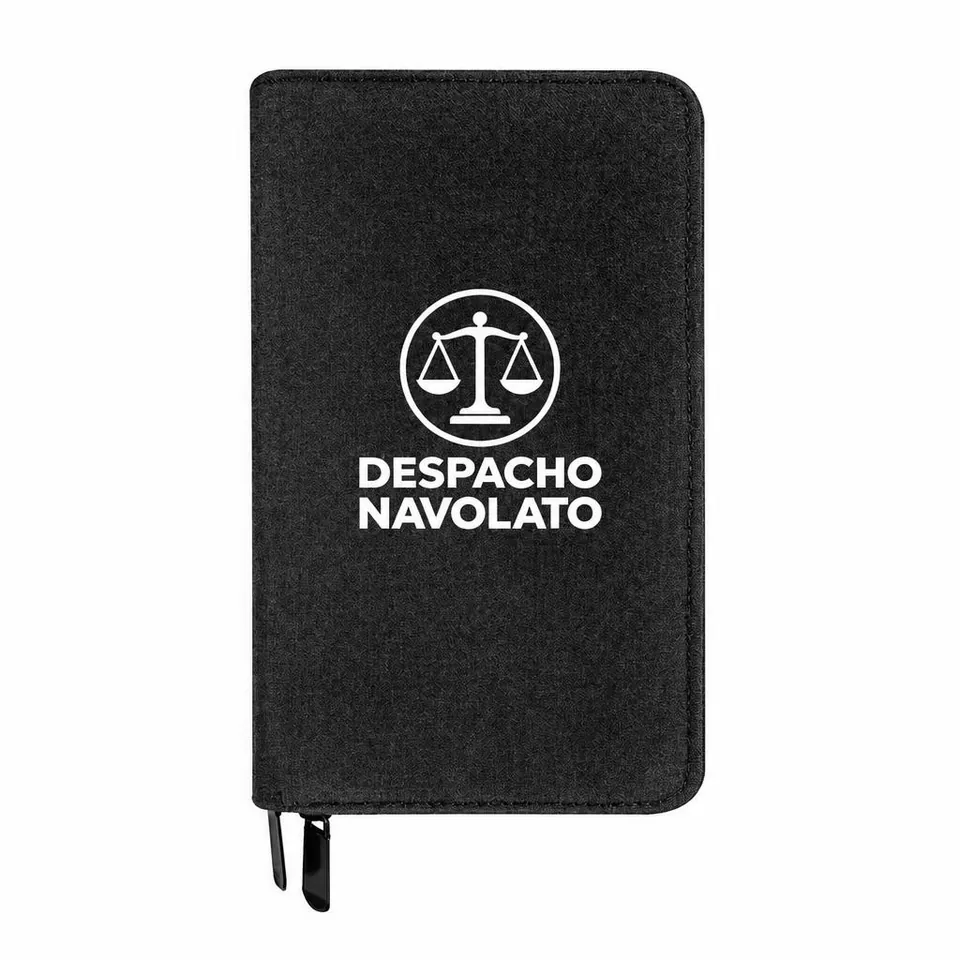 Porta Pasaporte Elota con logo de ejemplo